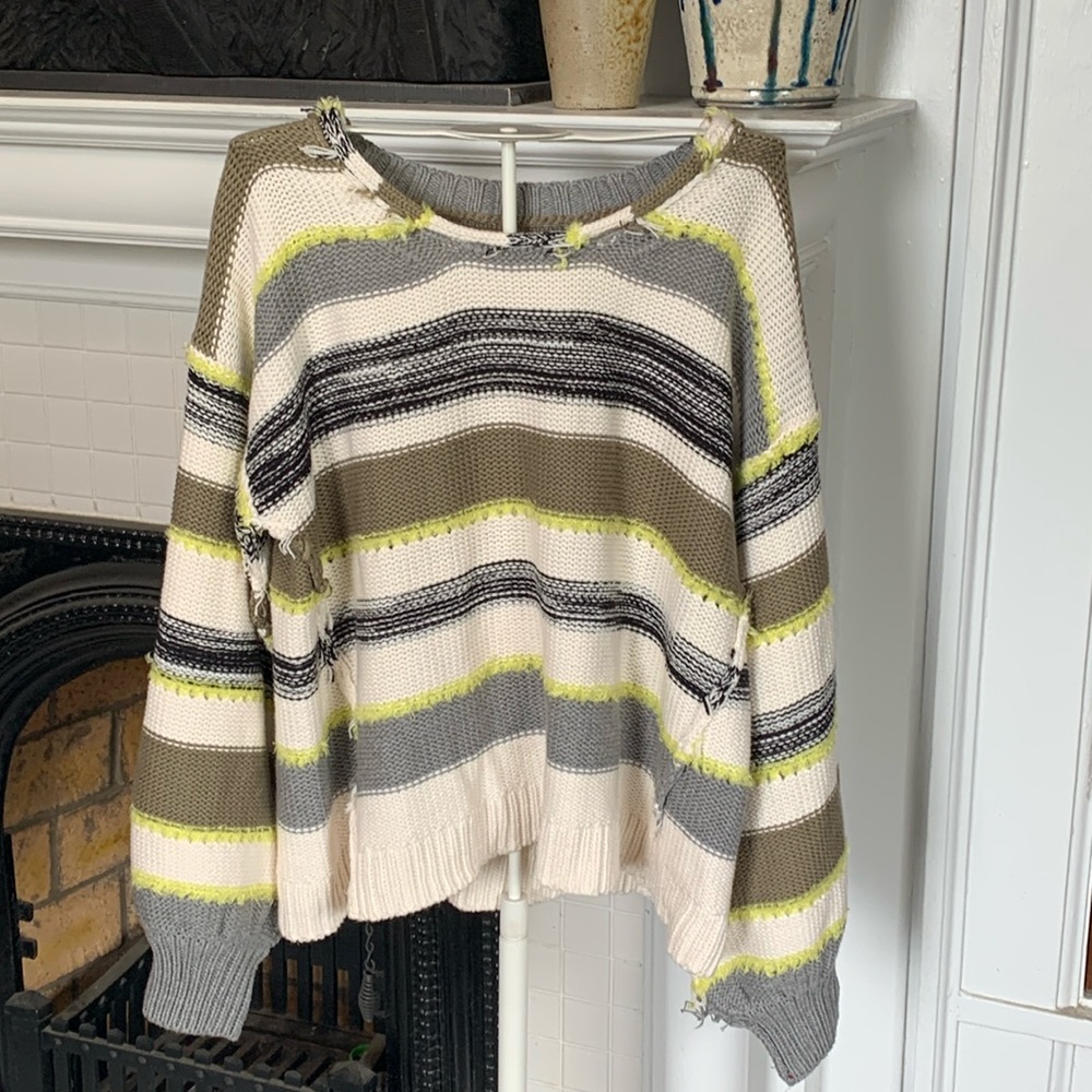 Lou & Grey balloon sleeve sweater with distressed fringe. Worn once
